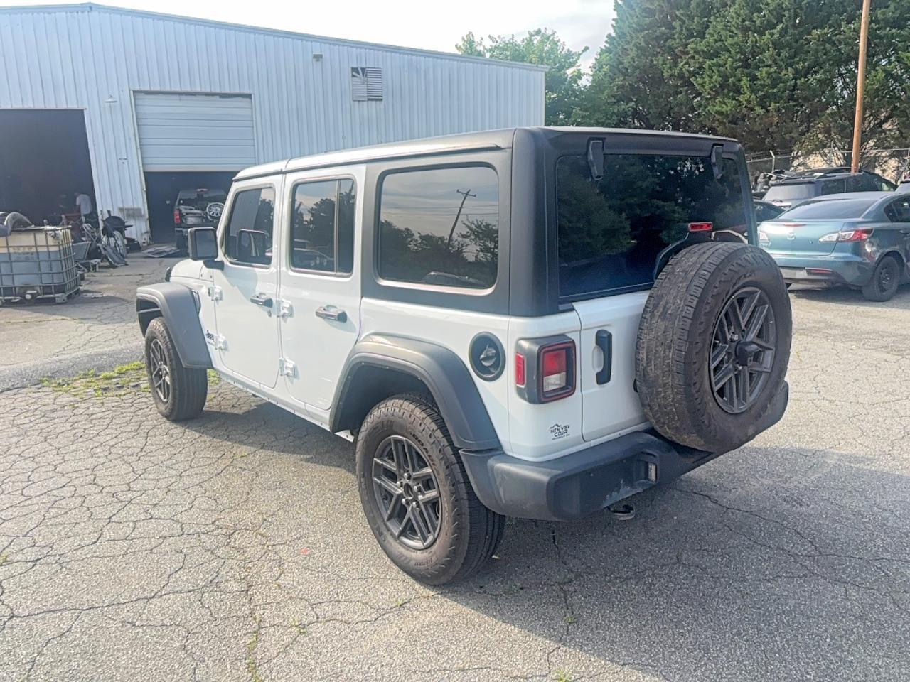 2024 Jeep Wrangler Sport - Фото 3