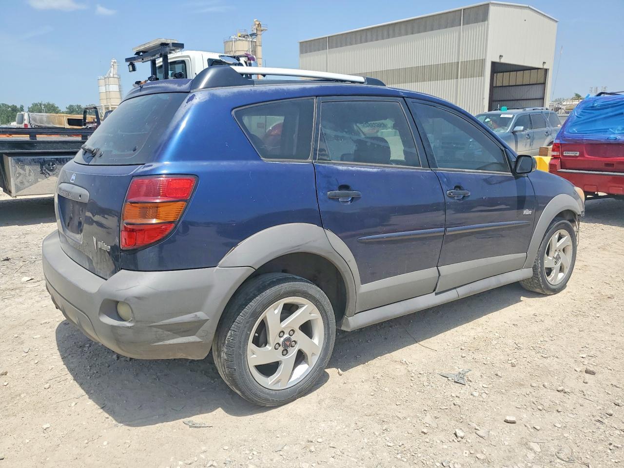 2004 Pontiac Vibe - Image 3