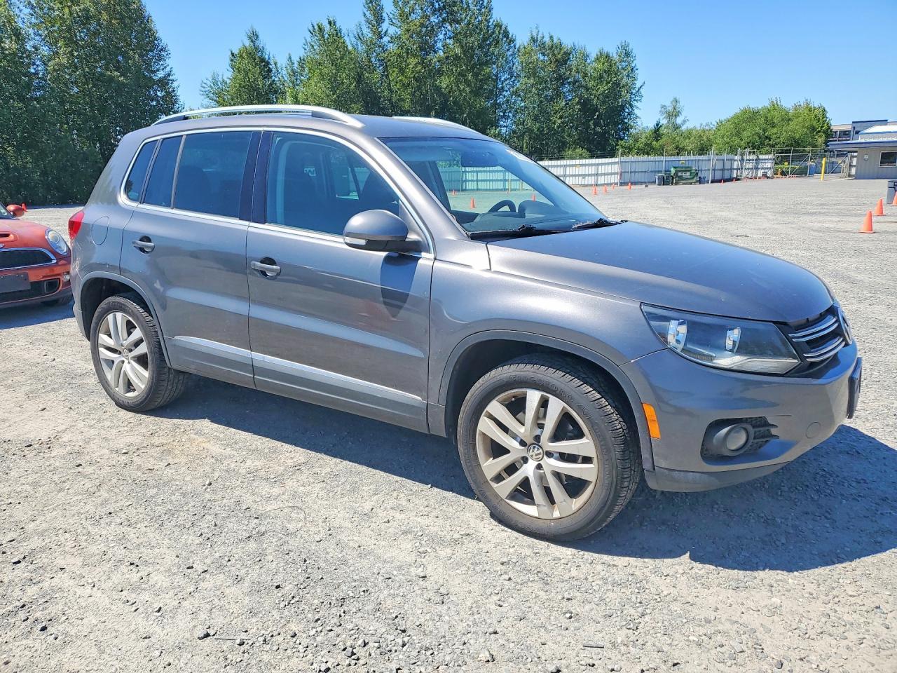 2013 Volkswagen Tiguan S - Фото 4