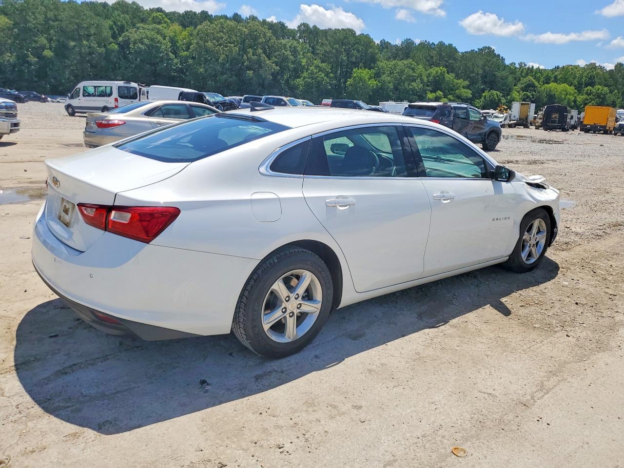 2024 Chevrolet Malibu Ls - Фото 3