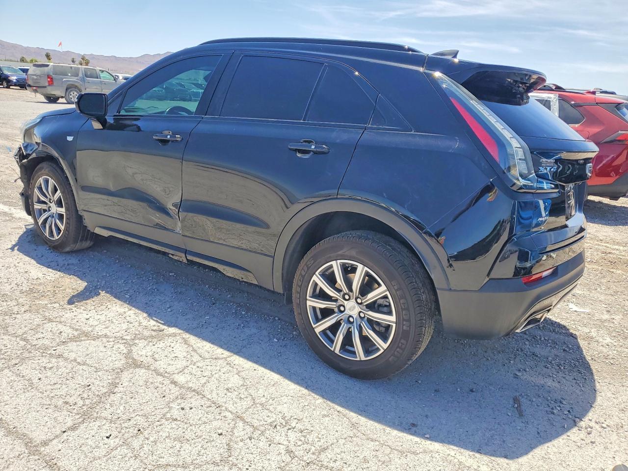 2022 Cadillac Xt4 Sport - Фото 2