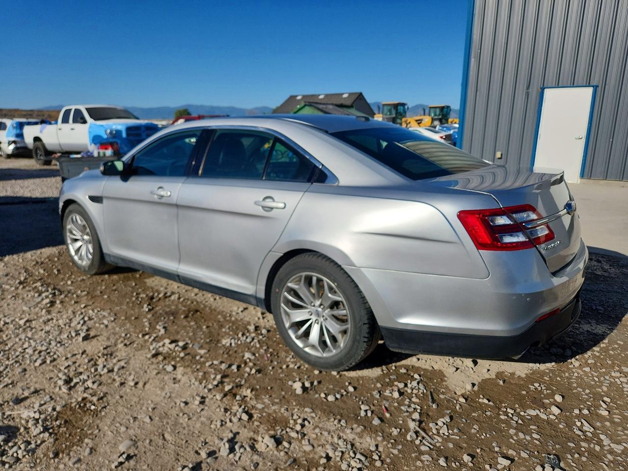 2016 Ford Taurus Limited - Image 2