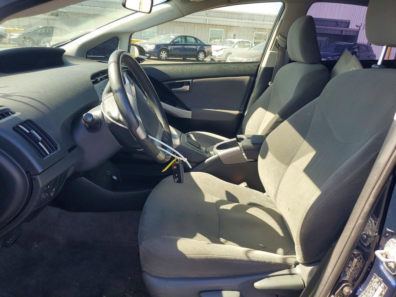 2014 Toyota Prius Three - Фото 7