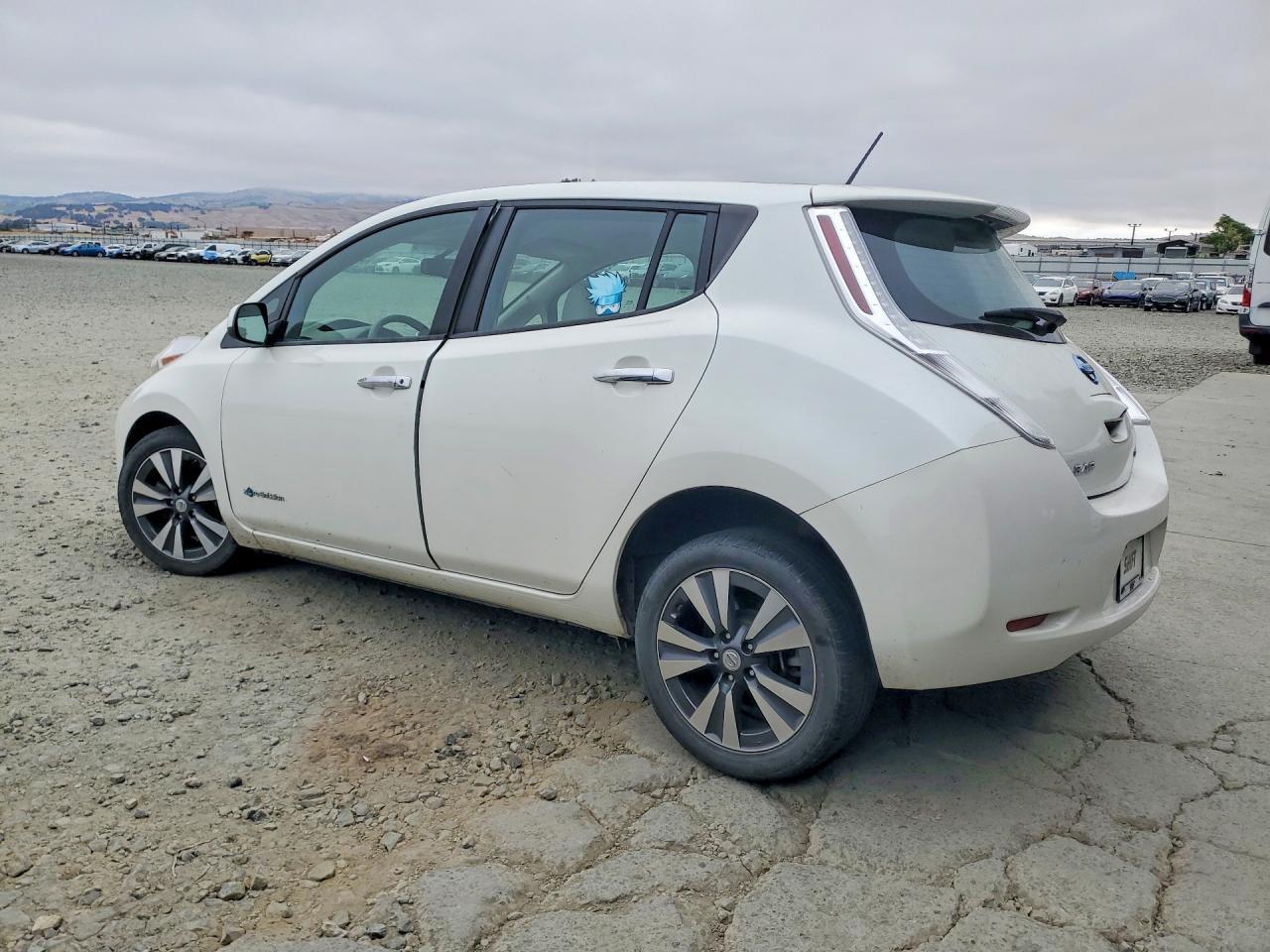 2015 Nissan Leaf S - Фото 2