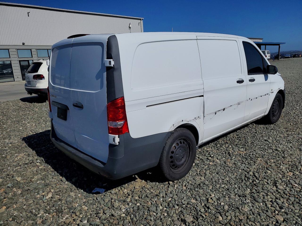 2017 Mercedes-Benz Metris - Delivery Van - Фото 3