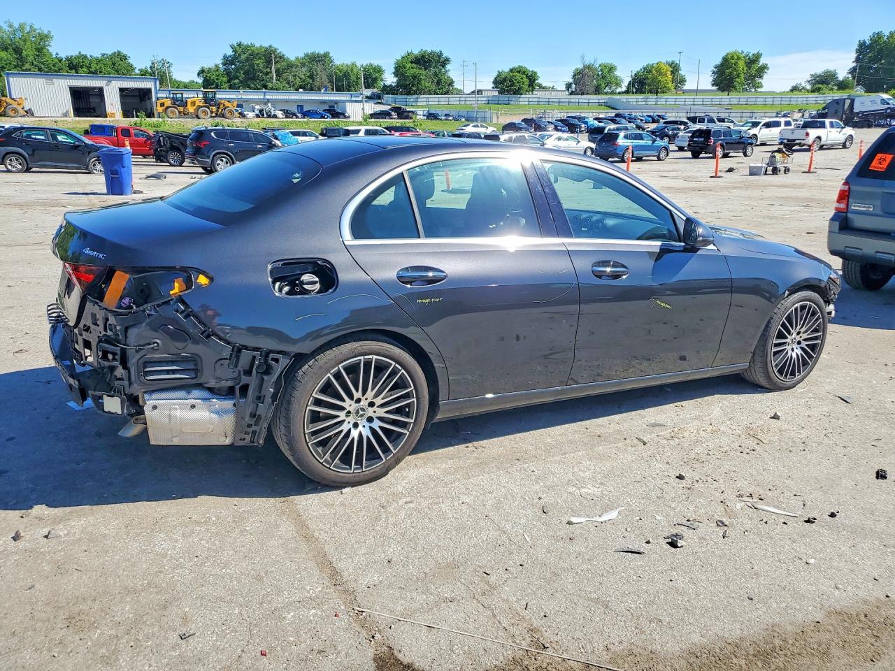 2023 Mercedes-Benz C 300 4Matic - Фото 3