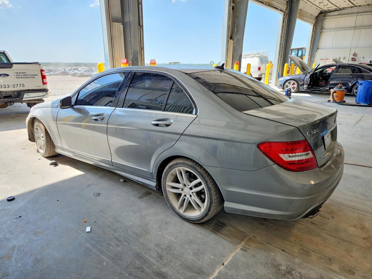 2013 Mercedes-Benz C 300 4Matic - Фото 2