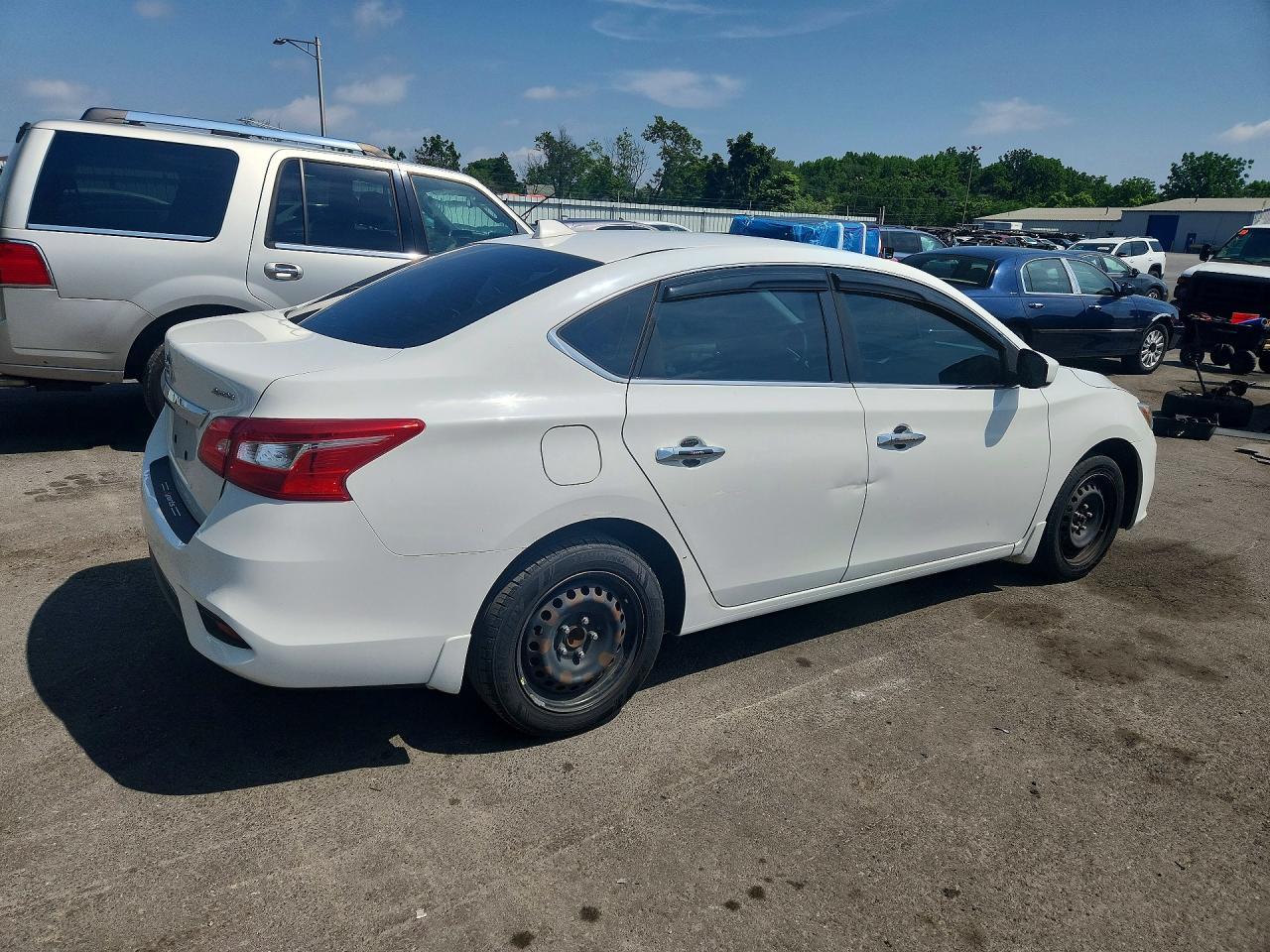 2017 Nissan Sentra S - Фото 3