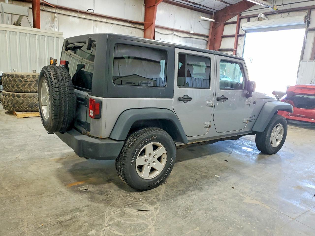 2013 Jeep Wrangler Unlimited Sport - Фото 3