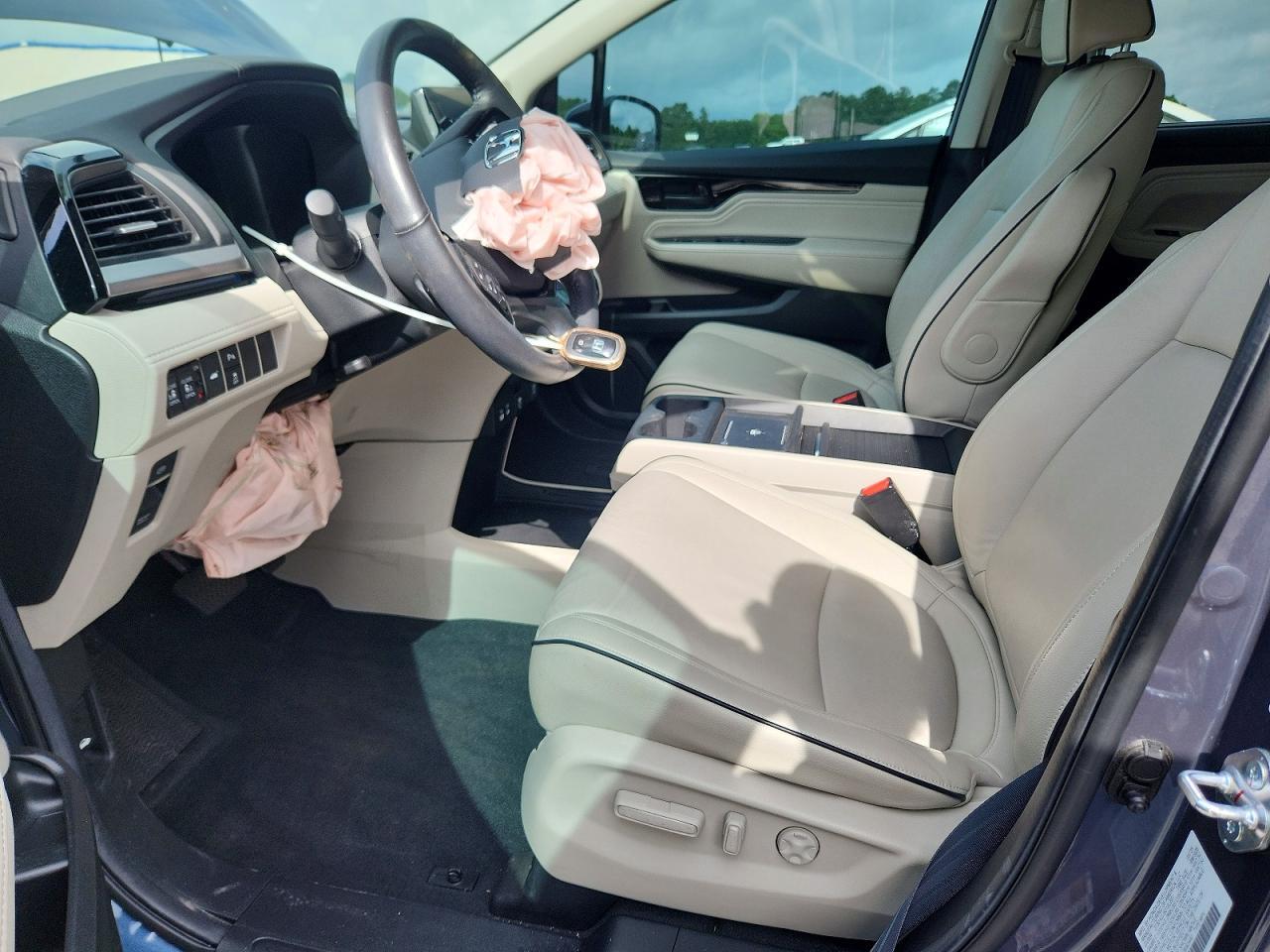 2025 Honda Odyssey Touring - Image 7