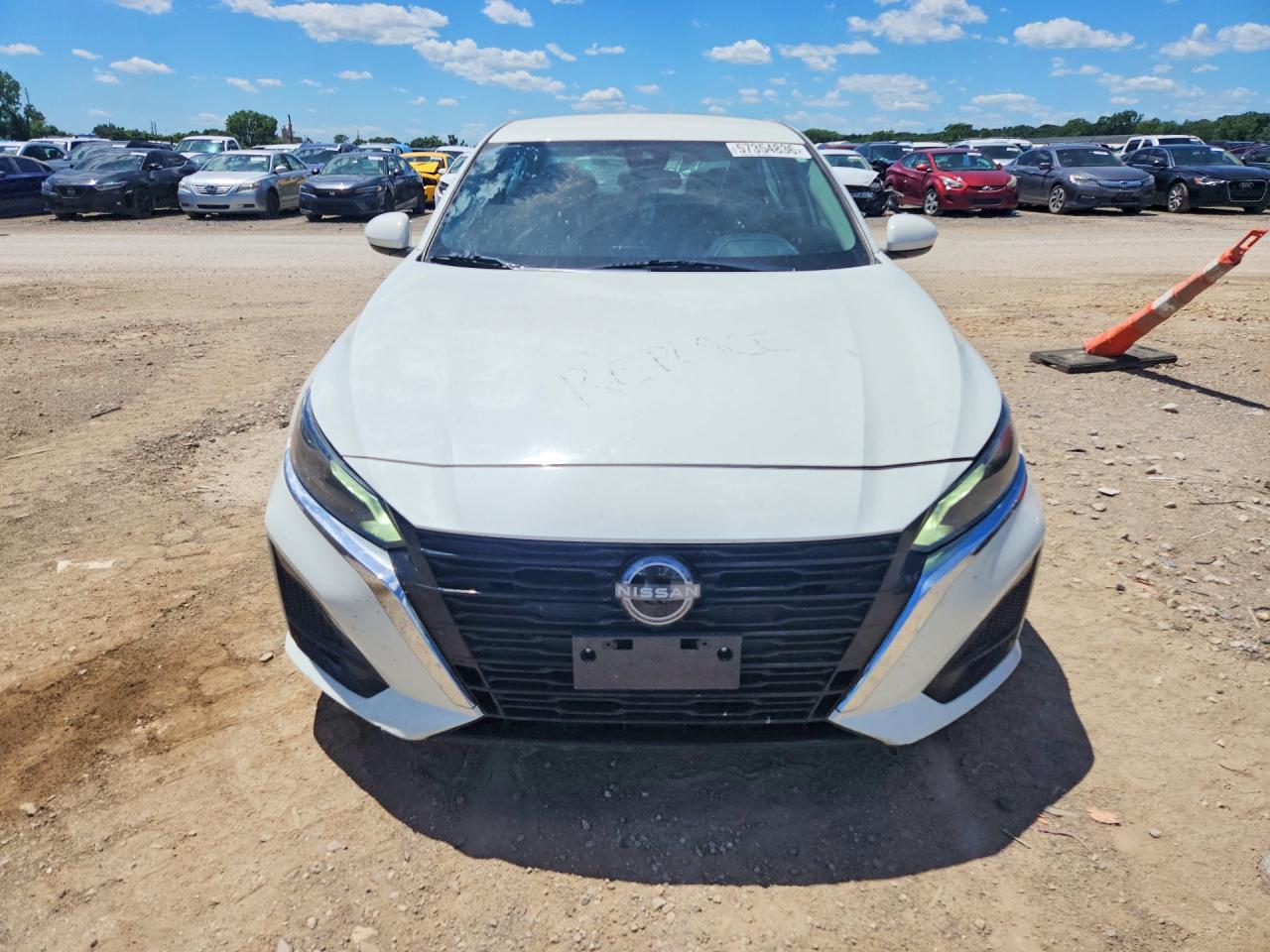 2023 Nissan Altima S - Image 5