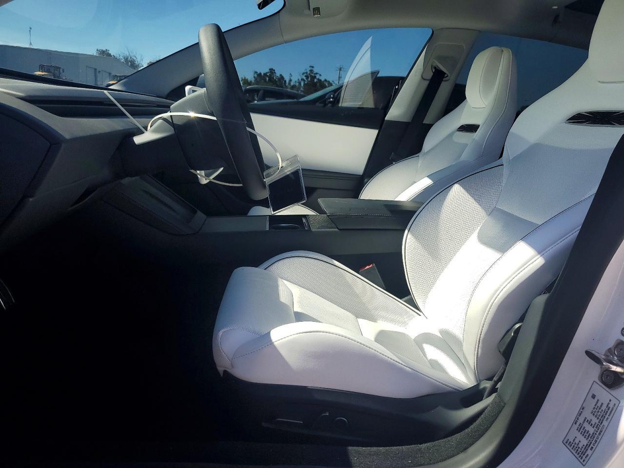 2024 Tesla Model 3 - Фото 7