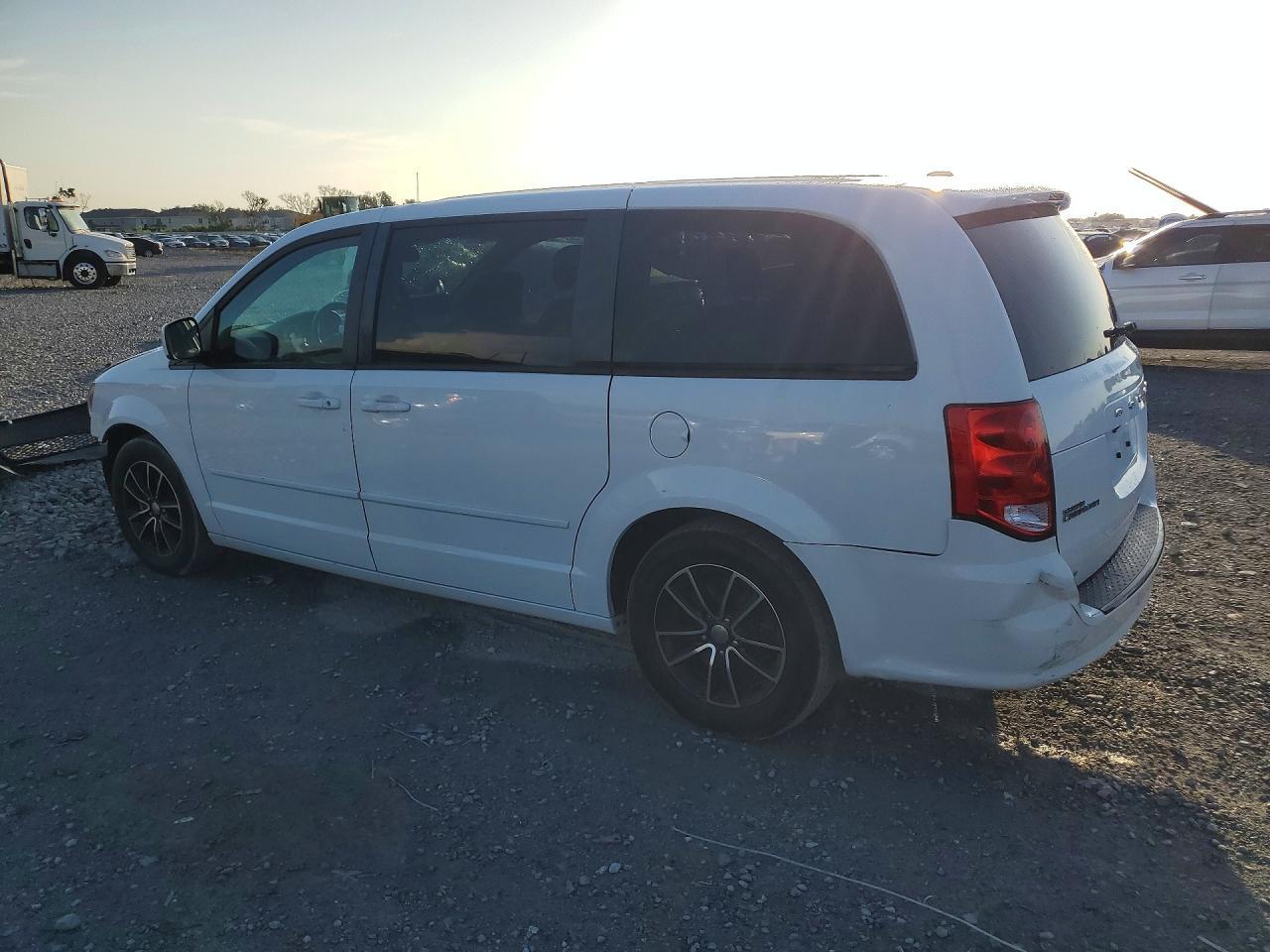 2017 Dodge Grd Carava - Фото 2