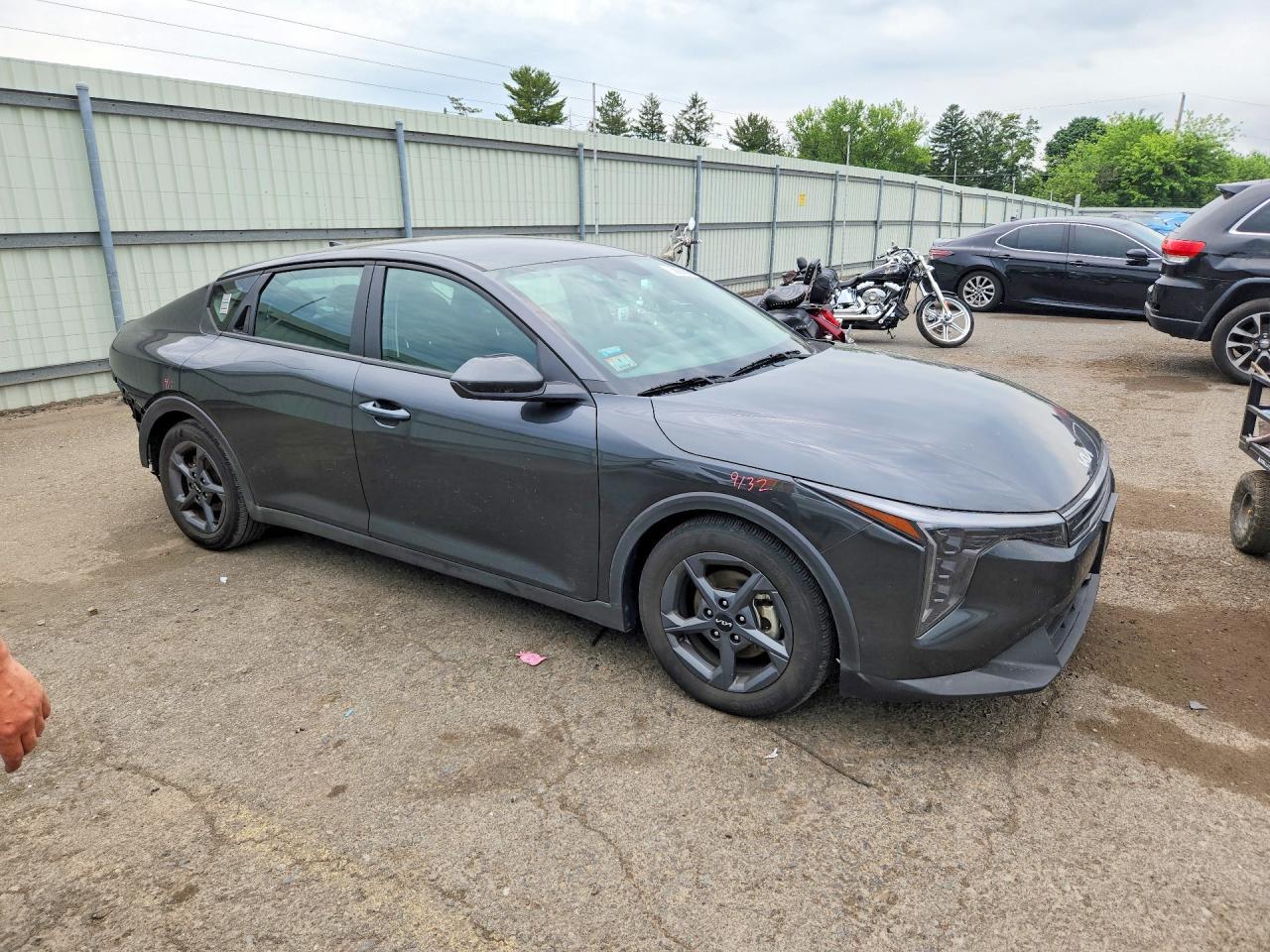 2025 Kia K4 Lxs - Image 4