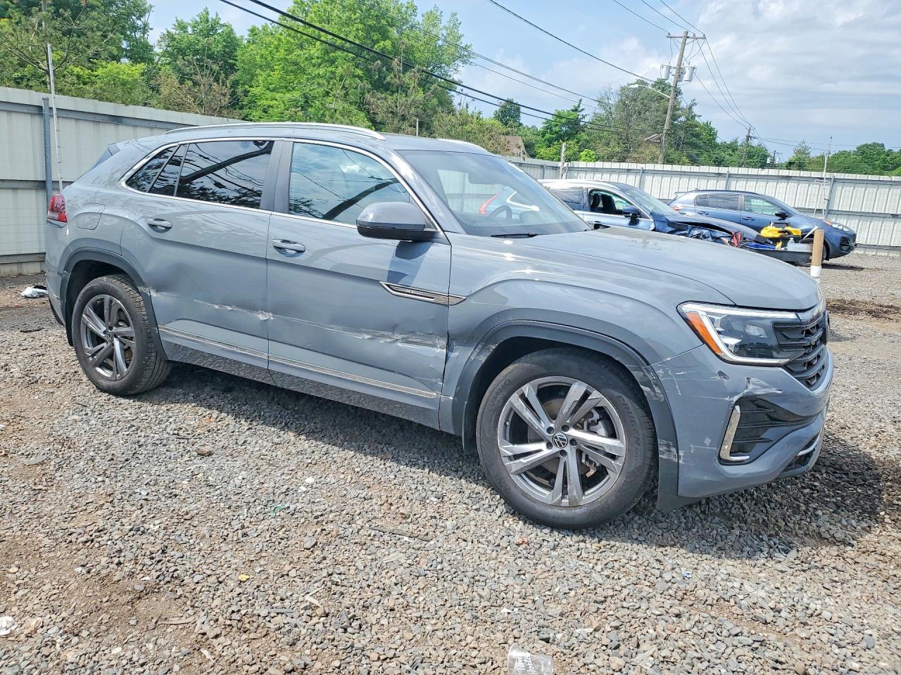 2024 Volkswagen Atlas Cross Sport Sel R-Line - Image 4