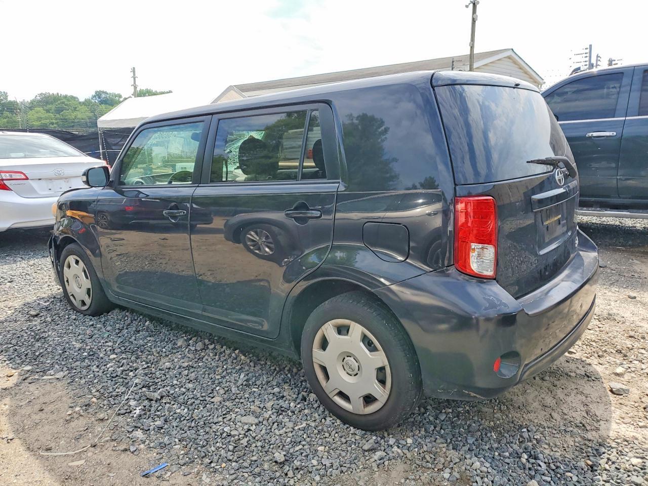 2013 Scion Xb Base - Фото 2
