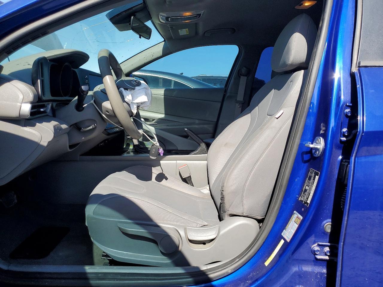2021 Hyundai Elantra - Image 7