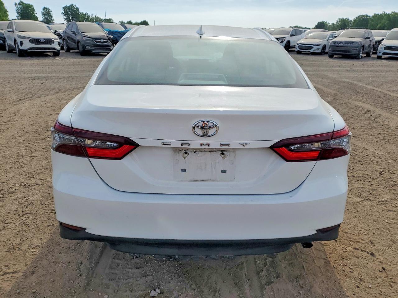 2023 Toyota Camry Le - Фото 6