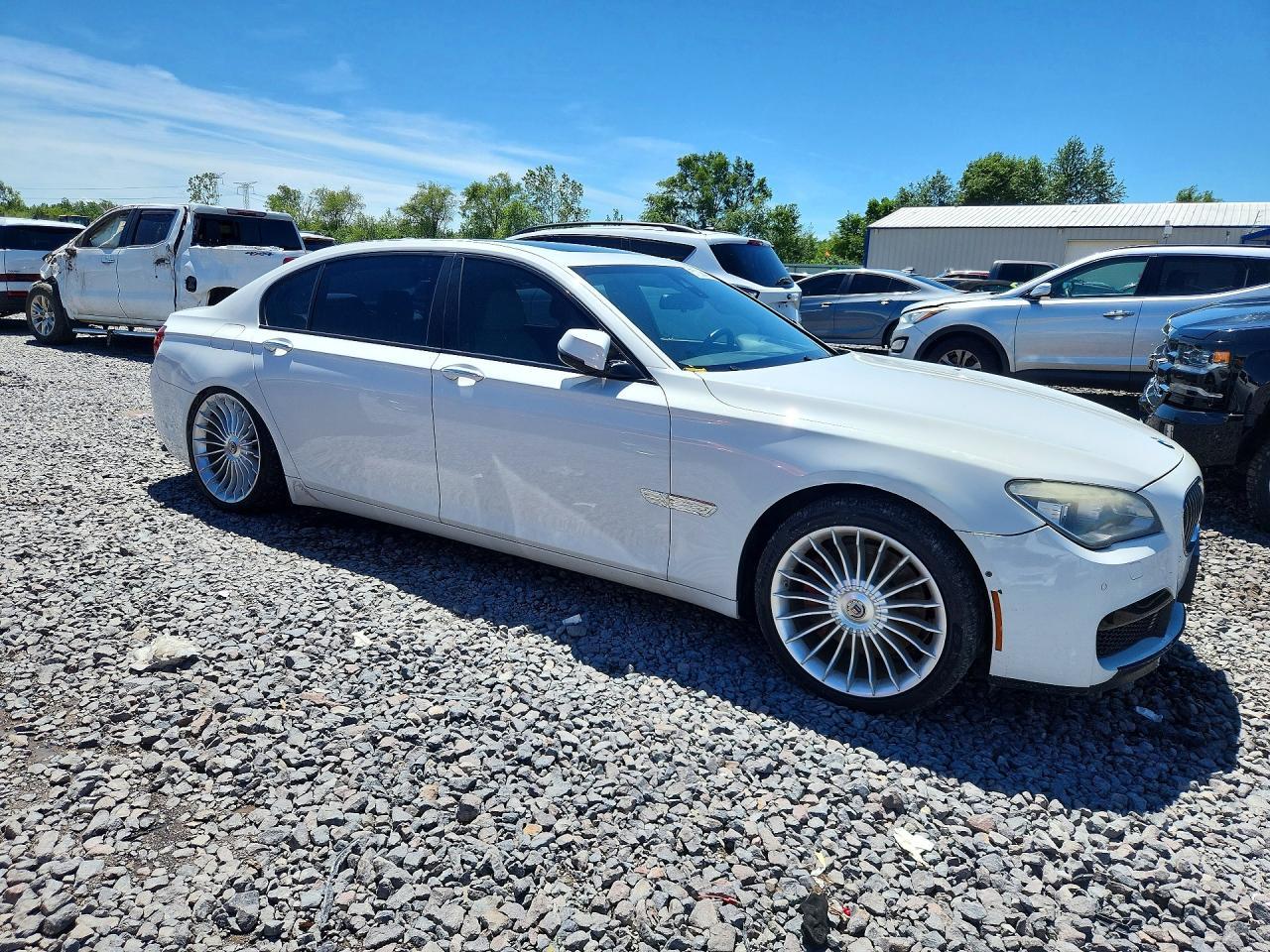 2013 BMW 750 Li - Фото 4