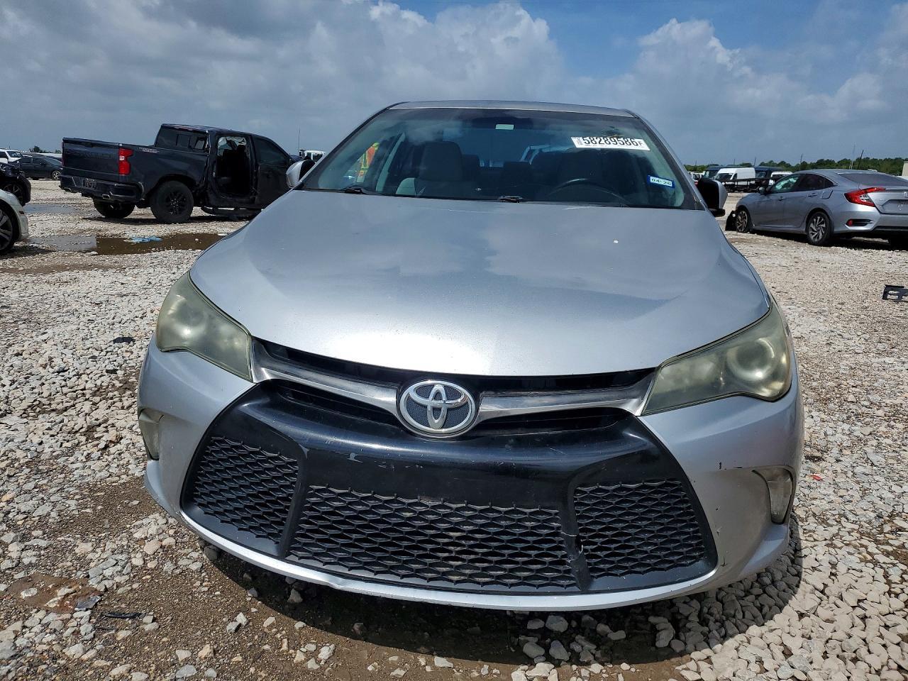 2016 Toyota Camry Se - Image 5