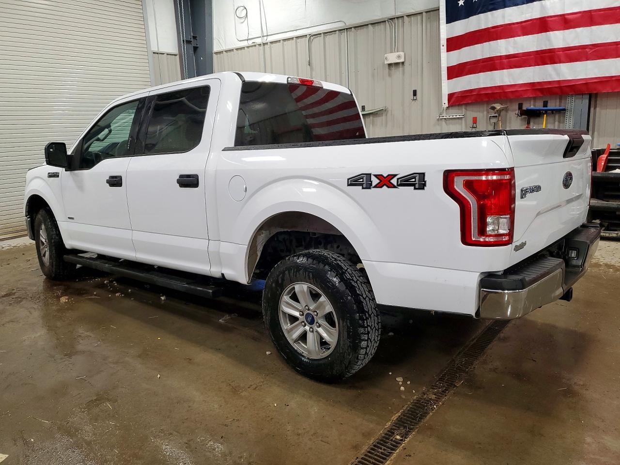 2016 Ford F150 Supercrew - Фото 2
