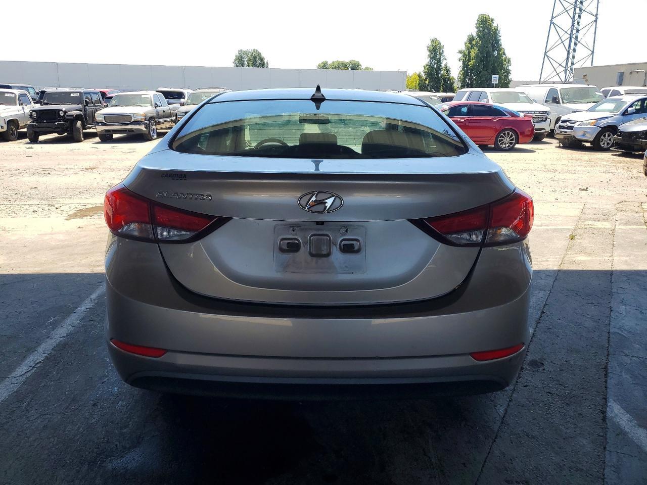 2015 Hyundai Elantra Se - Image 6