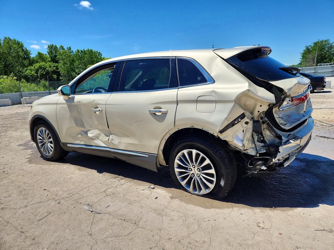 2016 Lincoln Mkx Select - Image 2