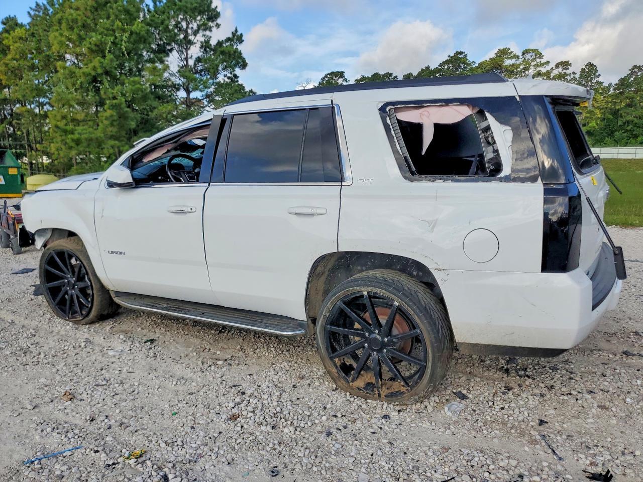 2020 GMC Yukon Slt - Image 2