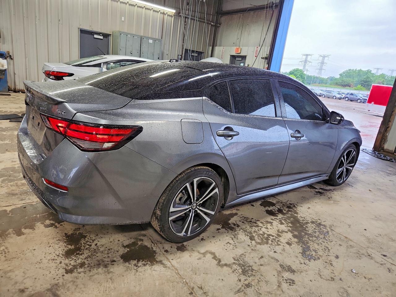 2020 Nissan Sentra Sr - Image 3