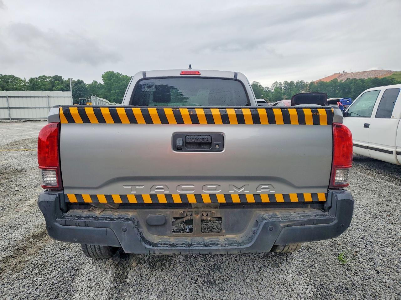 2020 Toyota Tacoma Sr - Фото 6