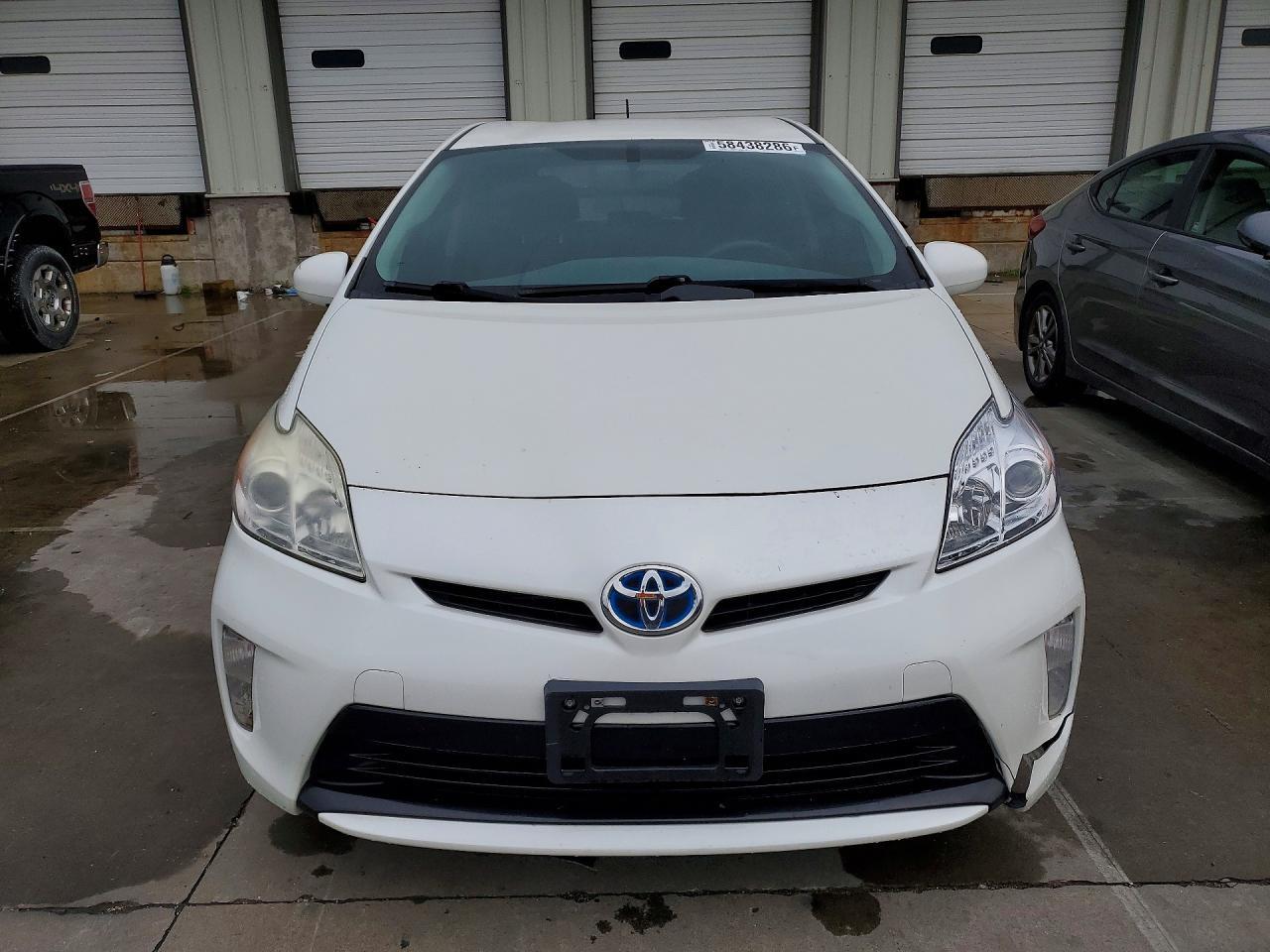 2013 Toyota Prius Three - Image 5