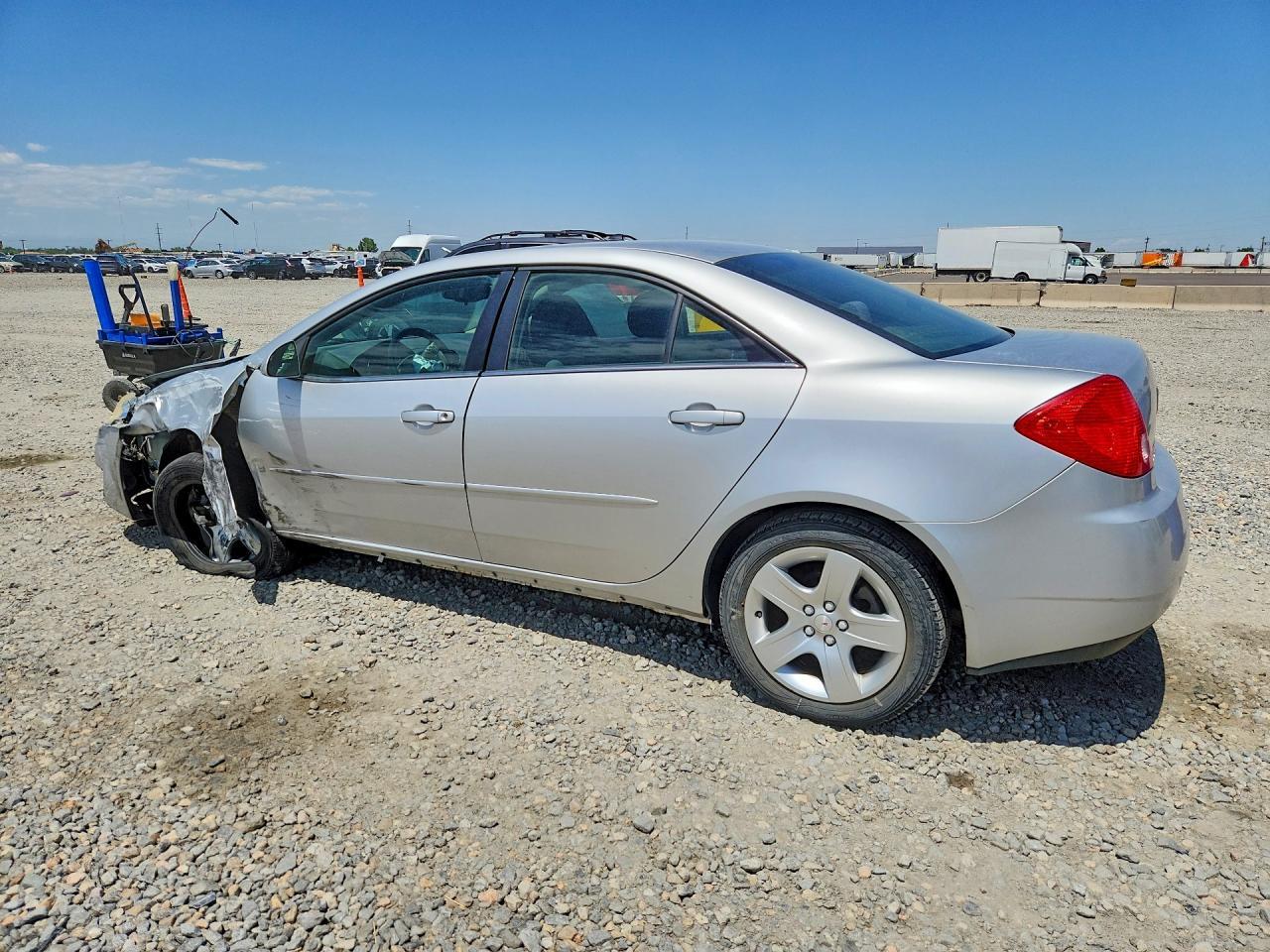 2010 Pontiac G6 - Image 2