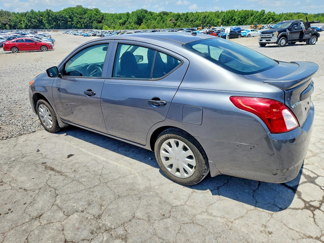 2017 Nissan Versa 1.6 S Plus - Image 2