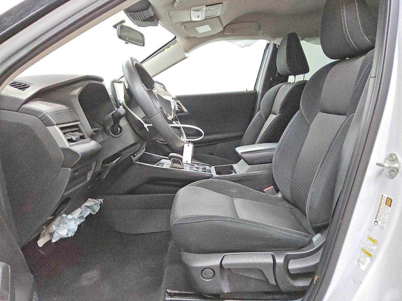 2022 Mitsubishi Outlander Es - Image 7