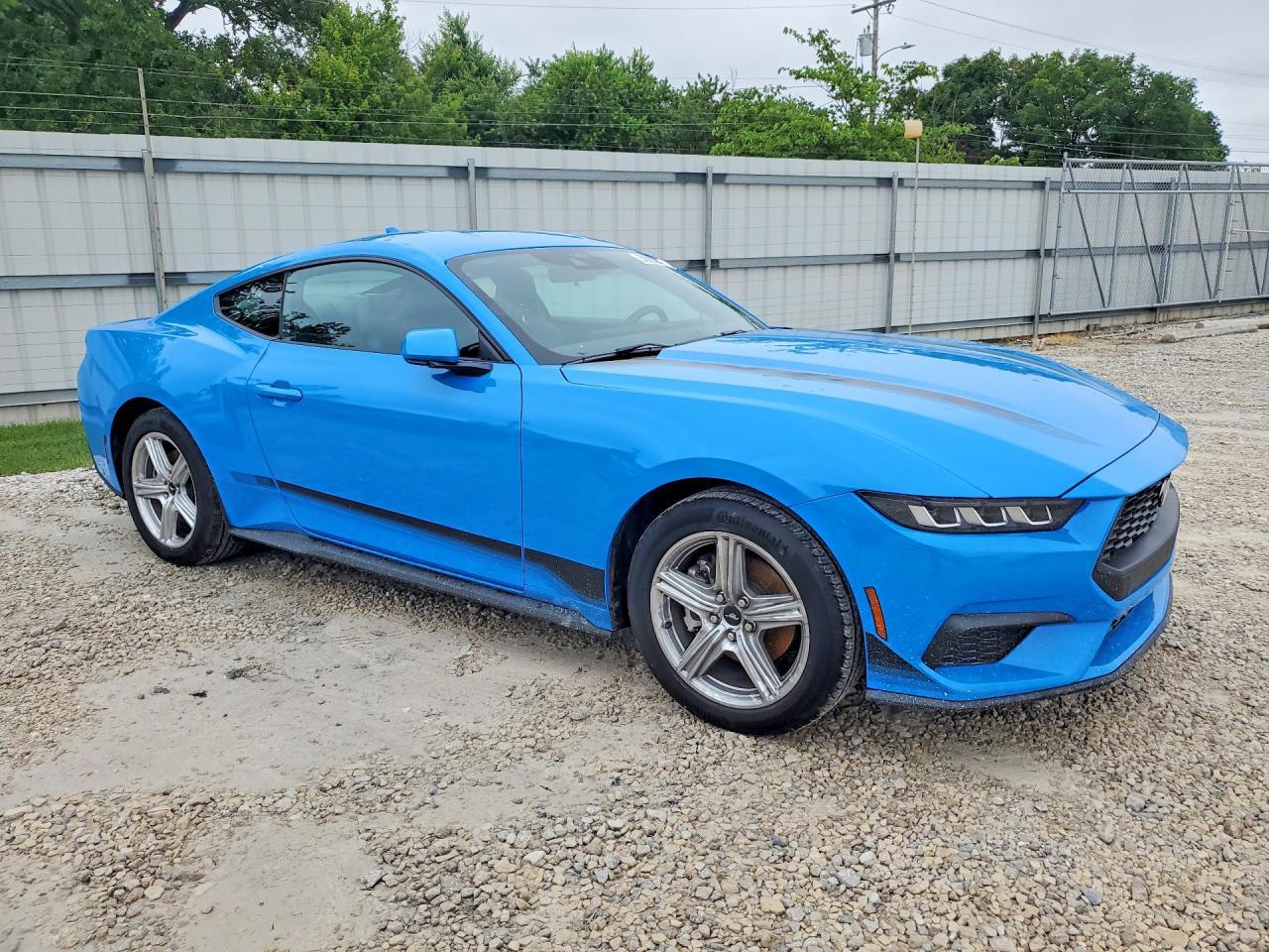 2025 Ford Mustang - Фото 4