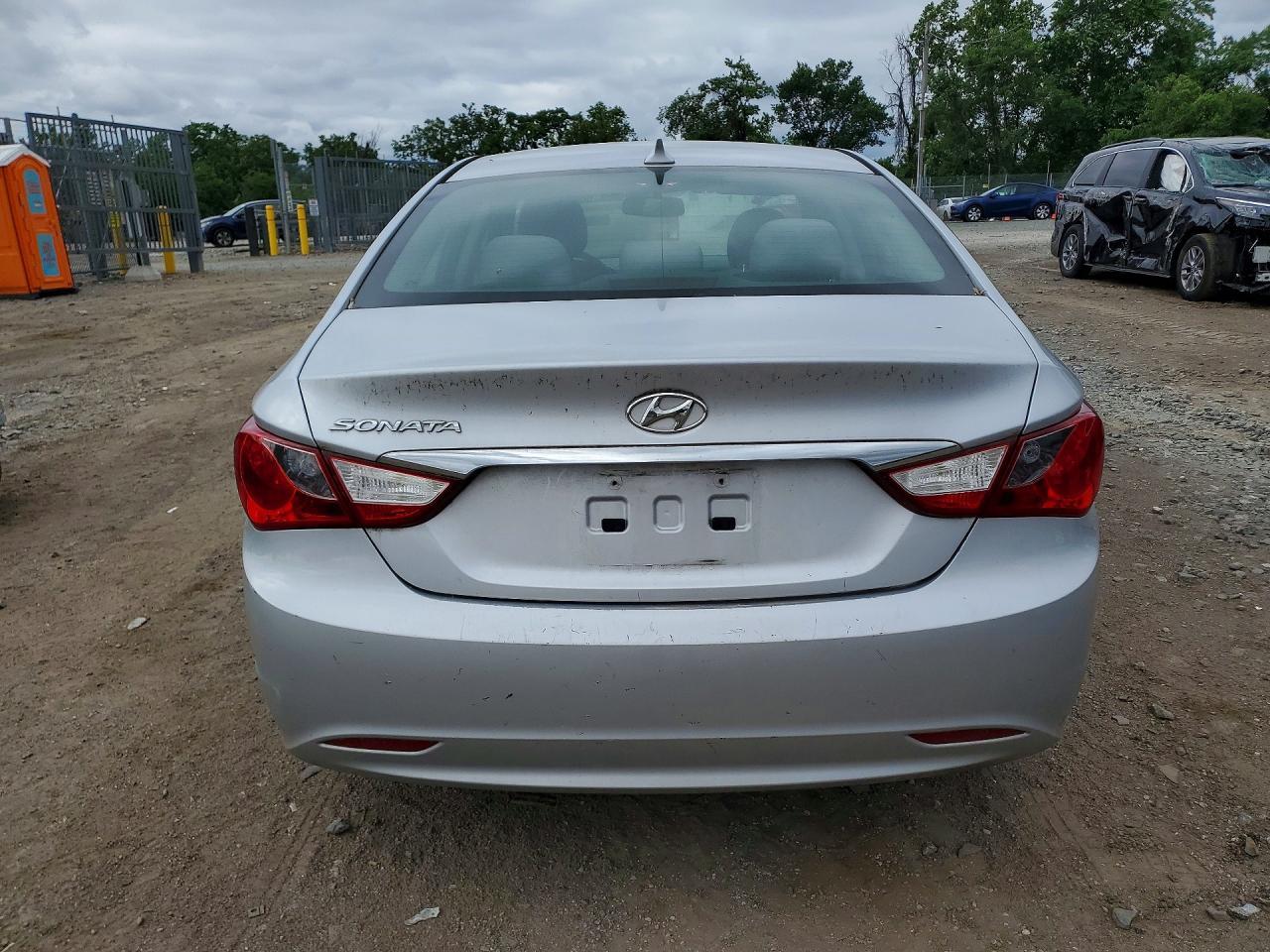 2013 Hyundai Sonata Gls - Image 6