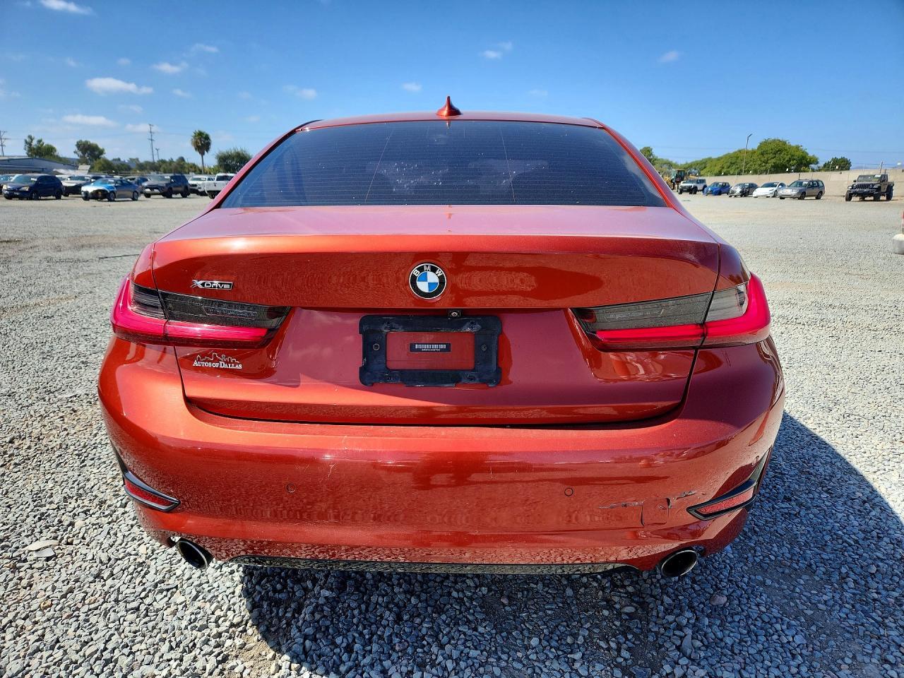 2021 BMW 330Xi - Фото 6