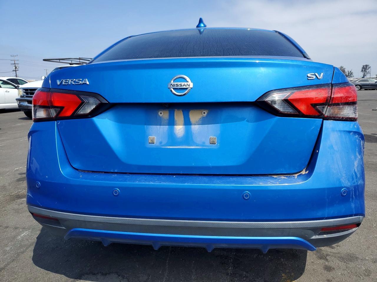 2021 Nissan Versa Sv - Image 6
