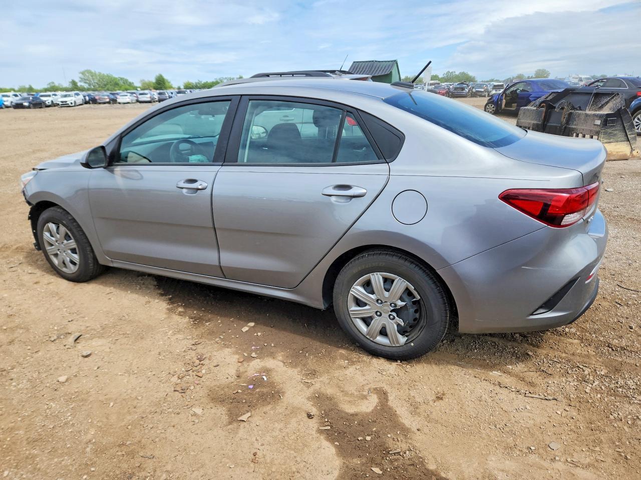 2022 Kia Rio S - Фото 2