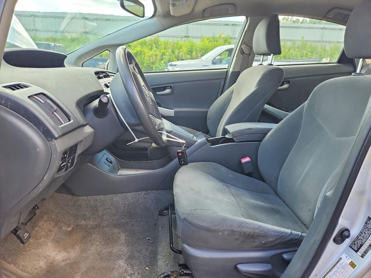 2011 Toyota Prius Two - Фото 7