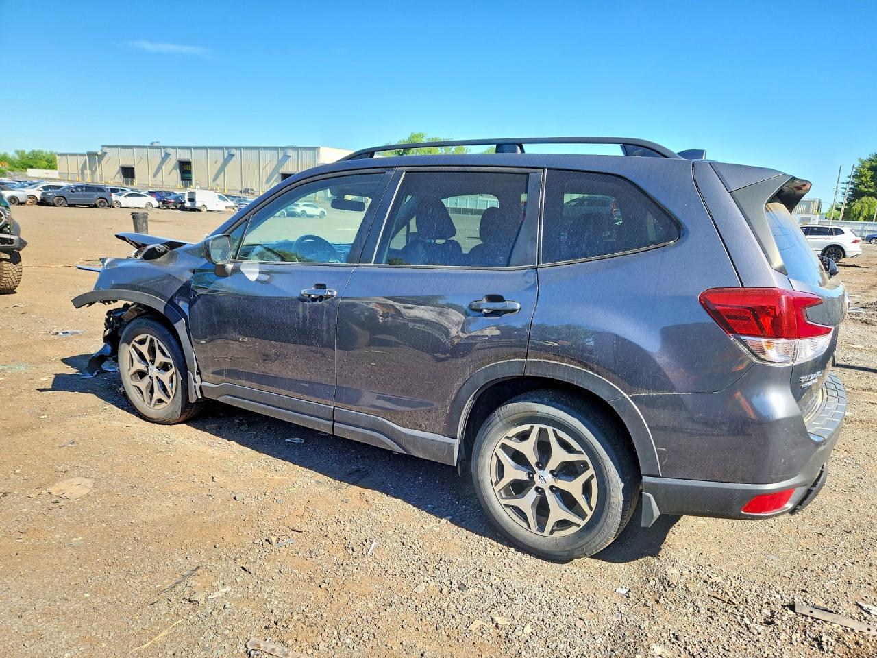 2021 Subaru Forester Premium - Фото 2