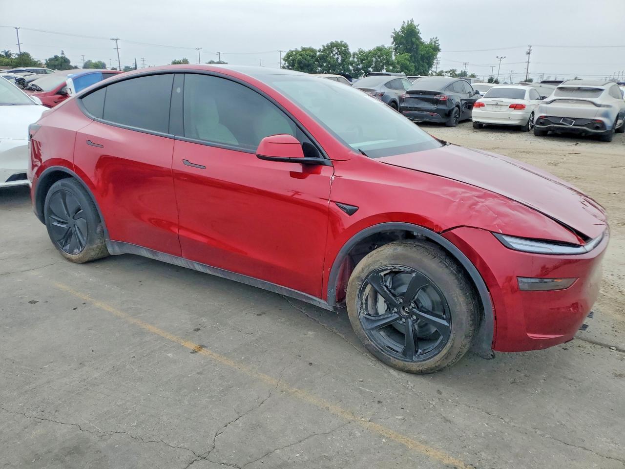 2026 Tesla Model Y - Фото 4