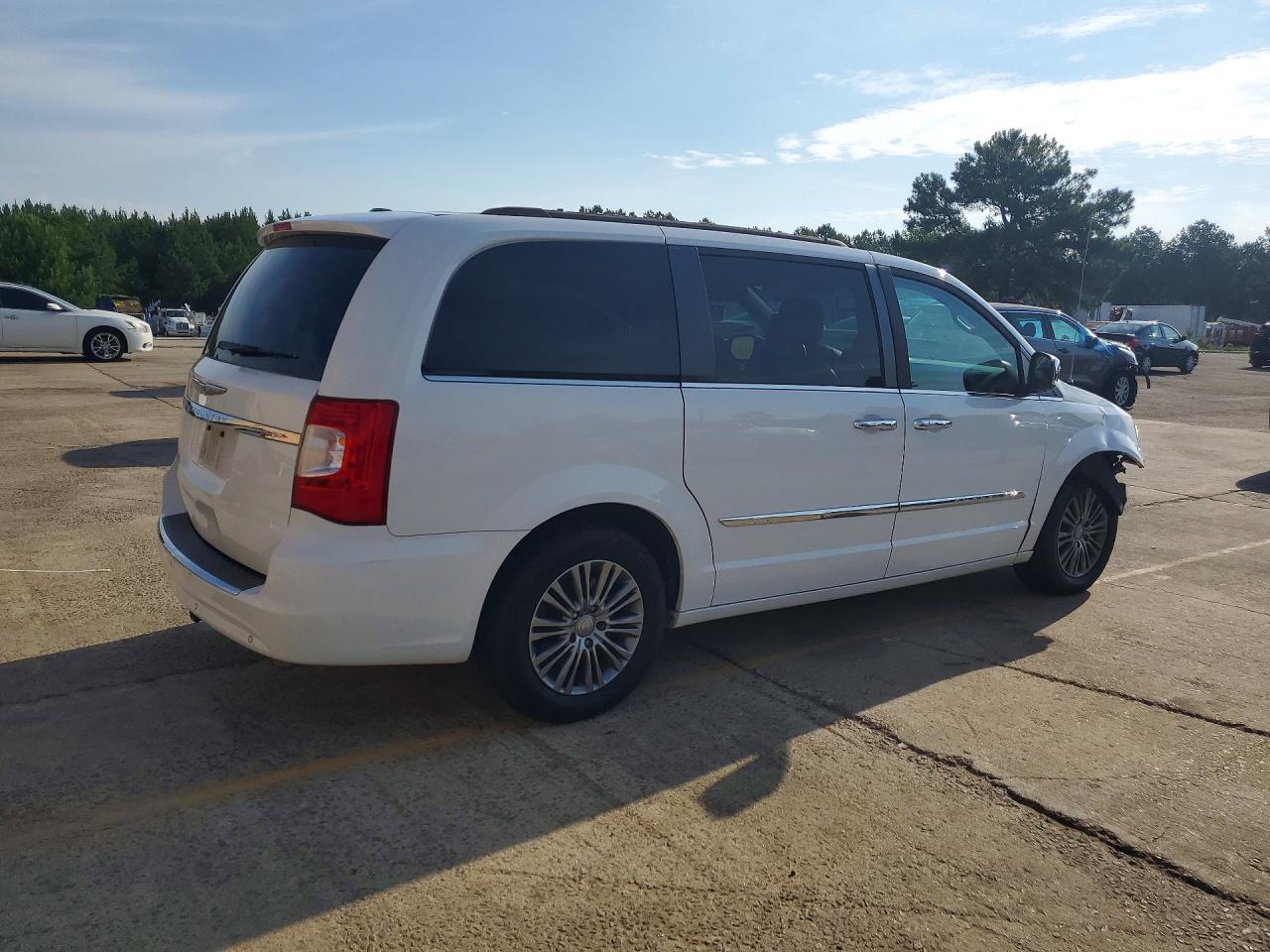 2014 Chrysler Town & Country Touring L - Фото 3