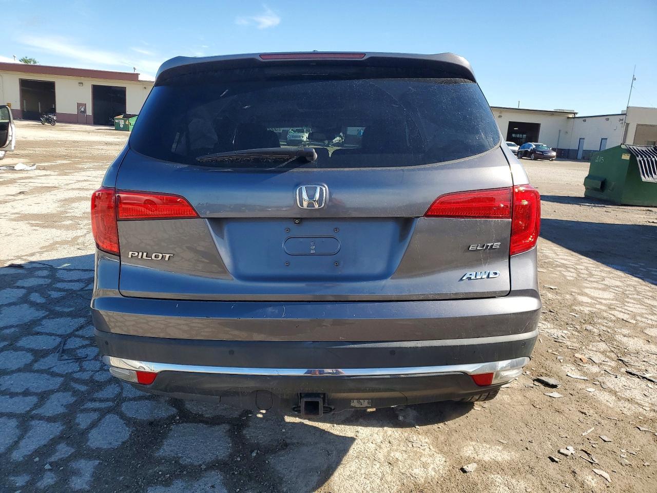 2016 Honda Pilot Elite - Фото 6
