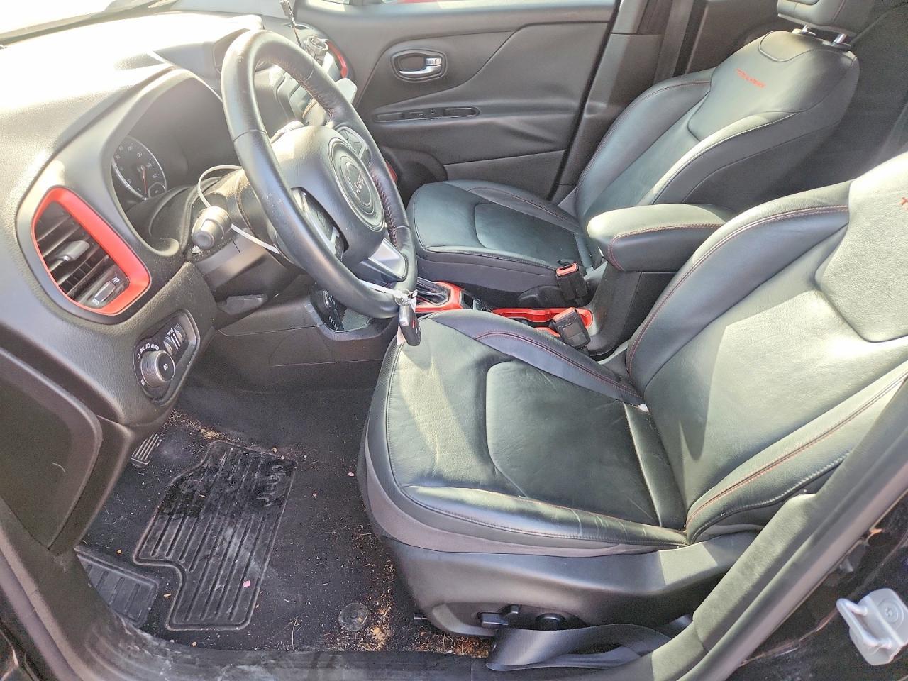 2016 Jeep Renegade Trailhawk - Image 7