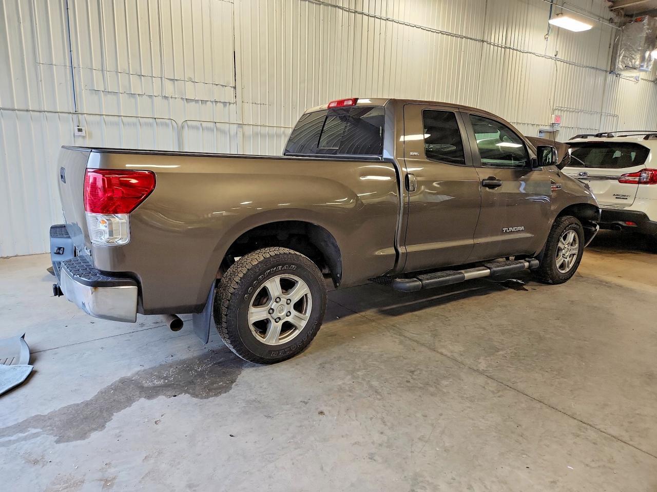 2011 Toyota Tundra Double Cab Sr5 - Image 3