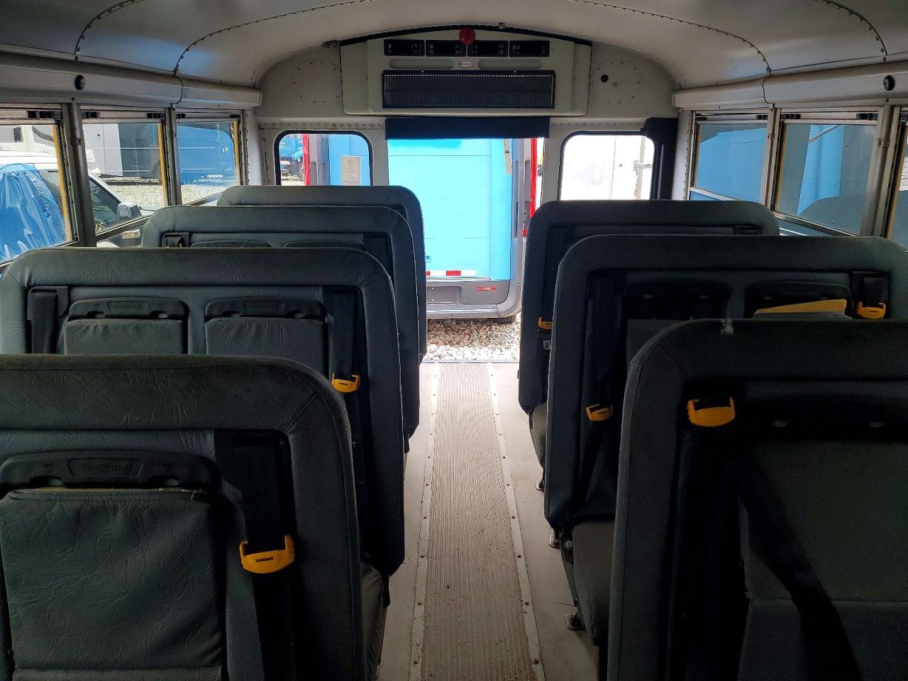 2011 Chevrolet Express G3 - School Bus - Фото 6