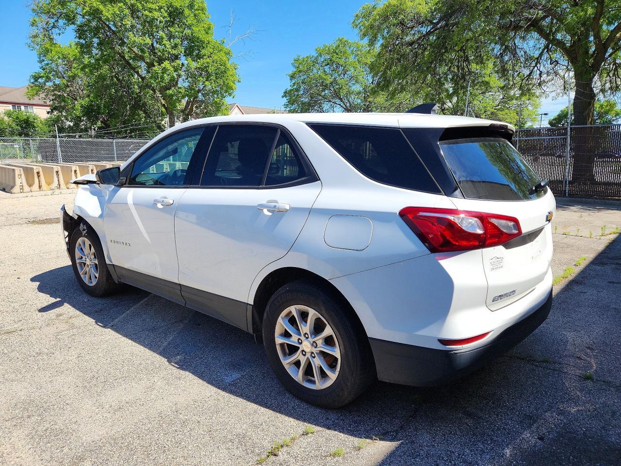 2019 Chevrolet Equinox Ls - Image 2