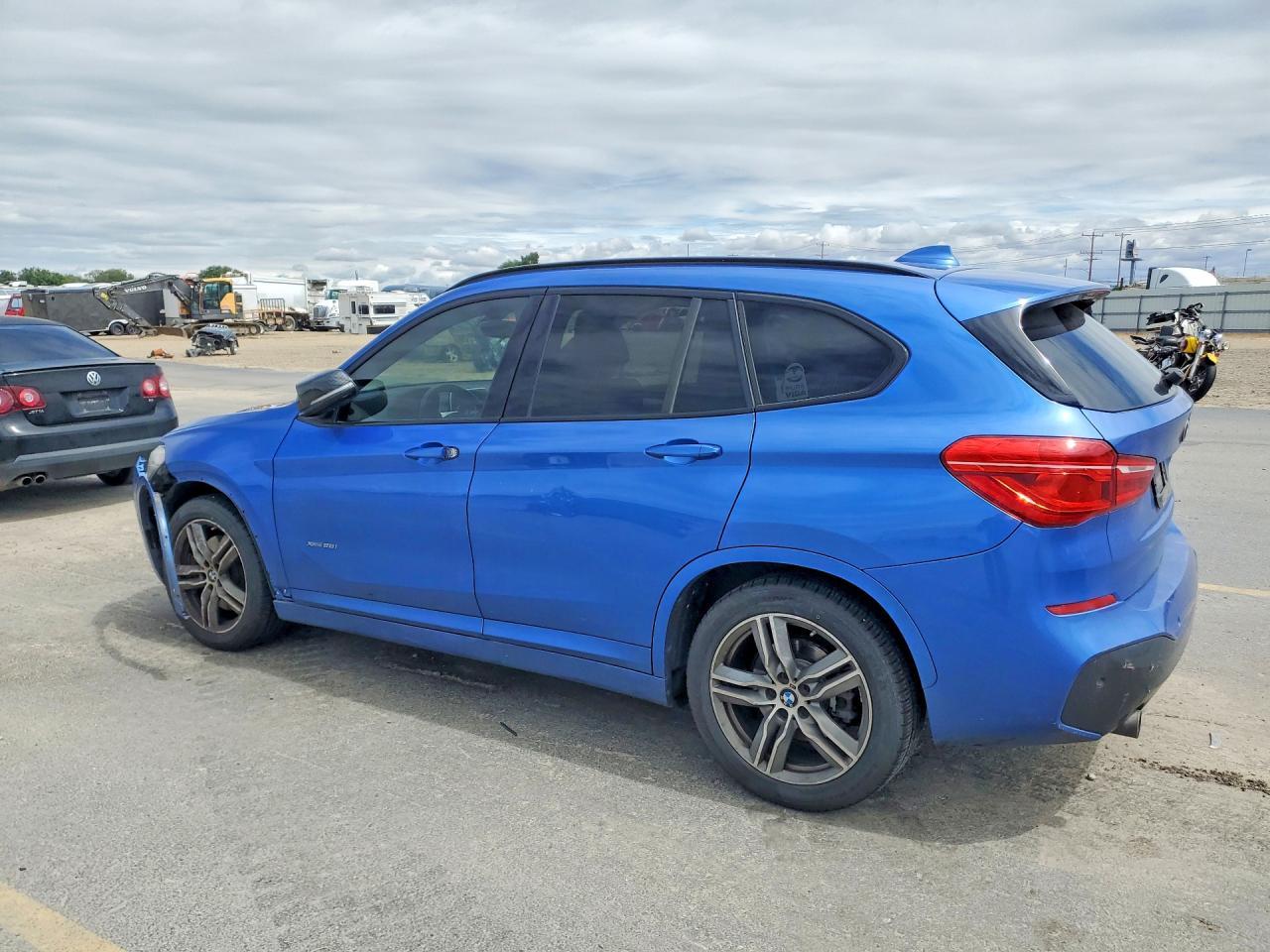 2016 BMW X1 xDrive28I - Фото 2