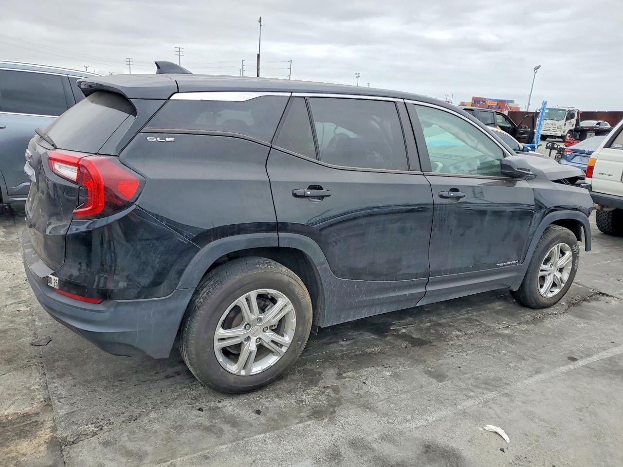 2024 GMC Terrain Sle - Image 3